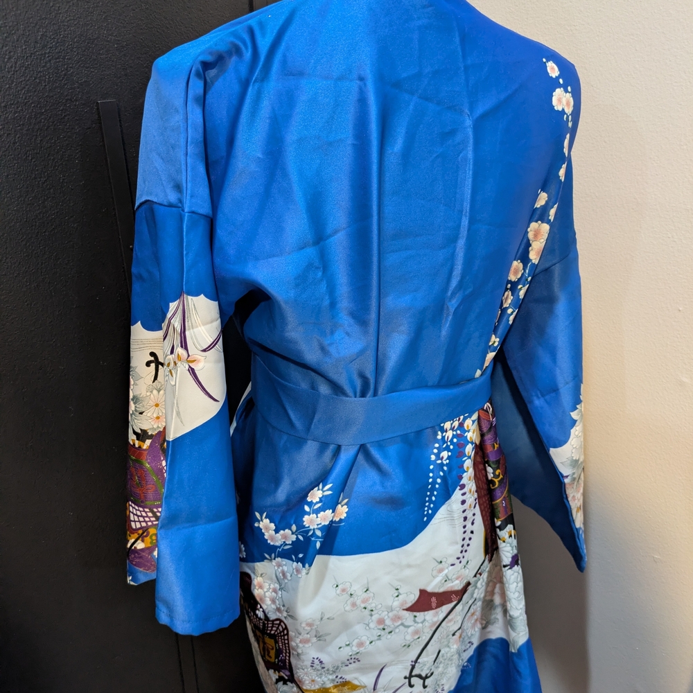 Blue Floral Kimono Robe - Picture 2 of 6